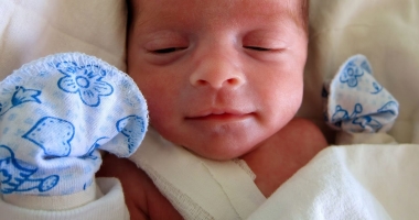 New study suggests hearing their mother&rsquo;s voice reduces premature babies&rsquo; pain