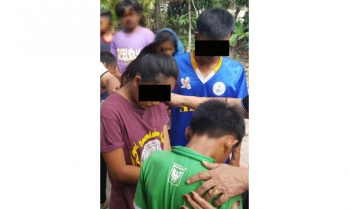 Christians pray for Naomi and Joseph, whose father was killed for his faith.